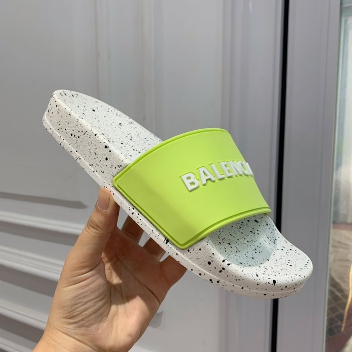 Шльопанці фото 3