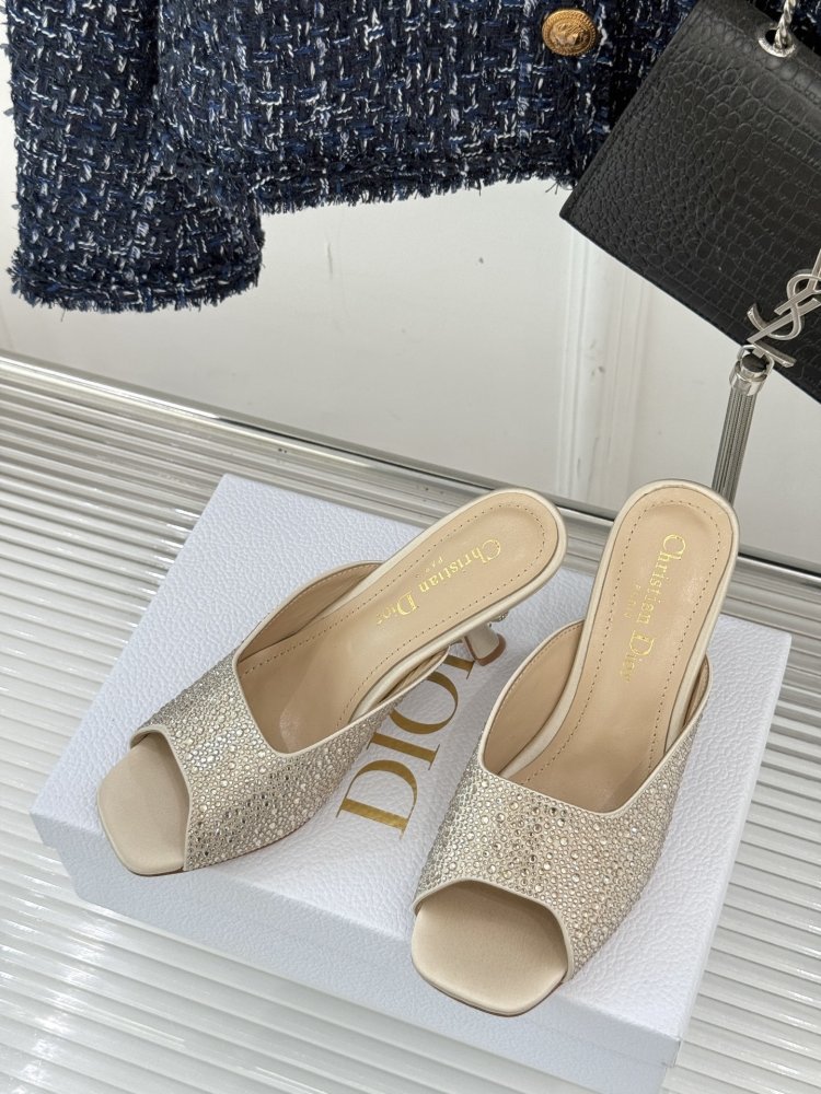 Босоножки фото 2