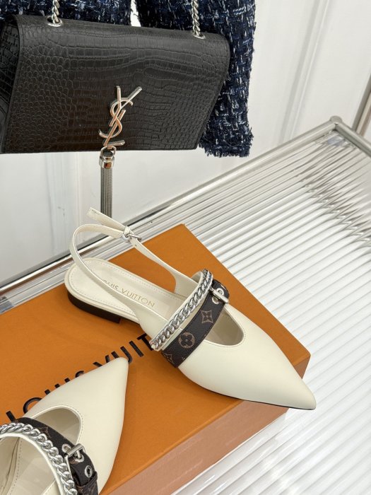 Босоножки фото 5