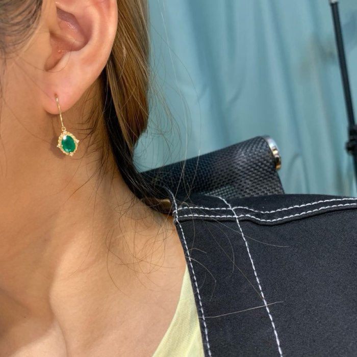 Gold earrings from emeralds фото 3