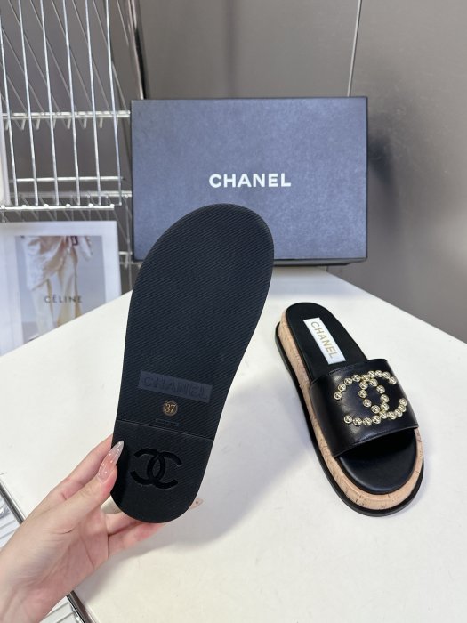 Шлепанцы женские фото 9