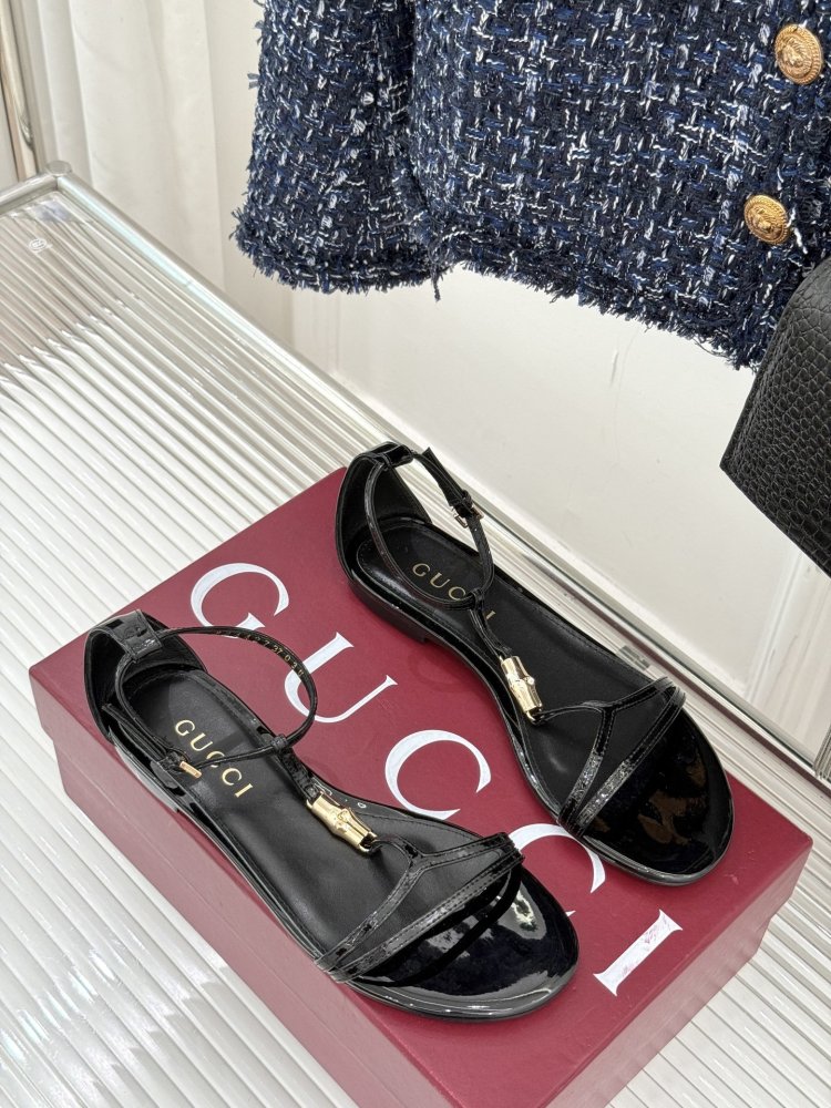 Босоножки фото 3