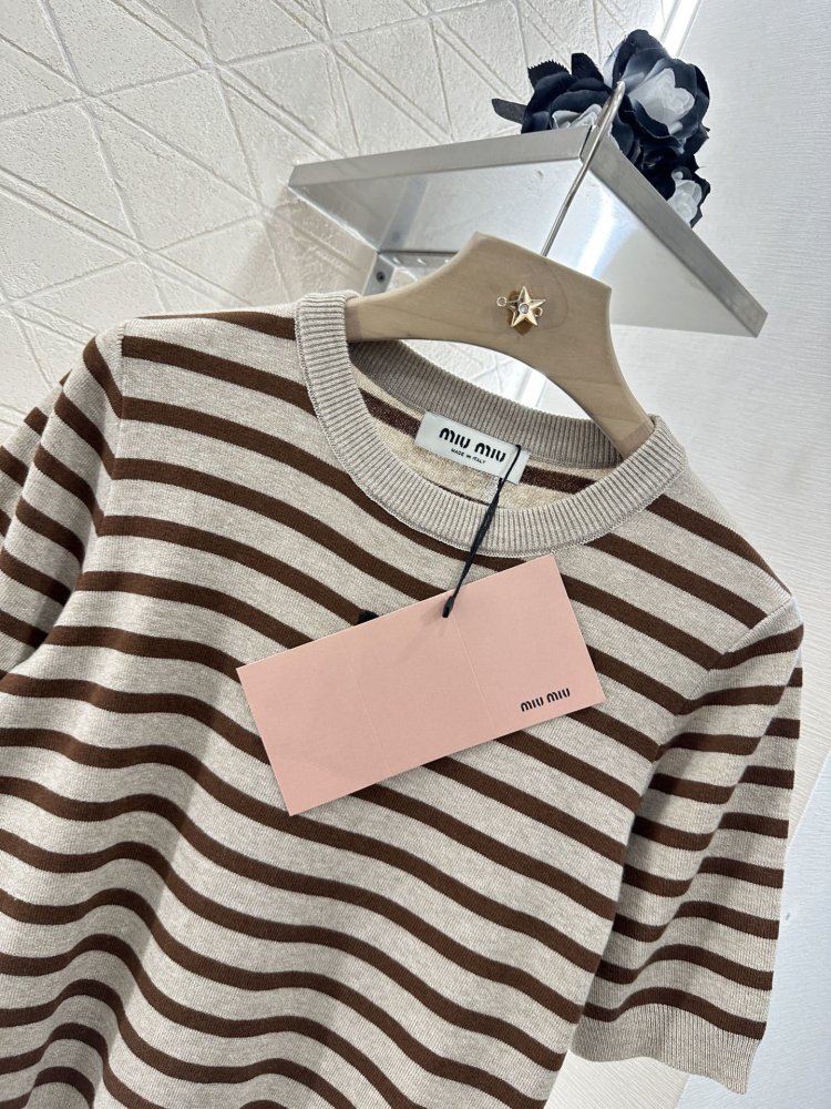 T-shirt women's фото 3