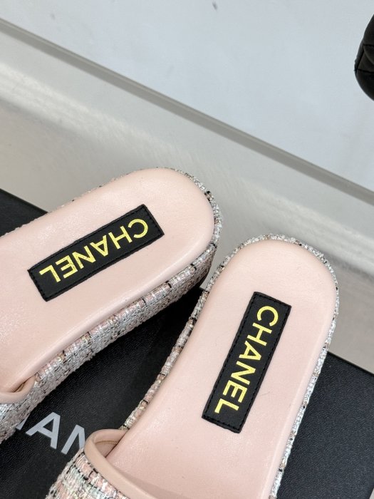 Шлепанцы женские фото 8