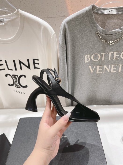 Босоножки фото 5