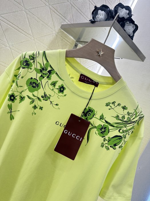 T-shirt women's фото 3