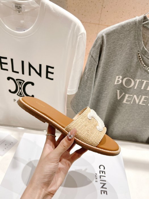 Шлепанцы женские фото 5