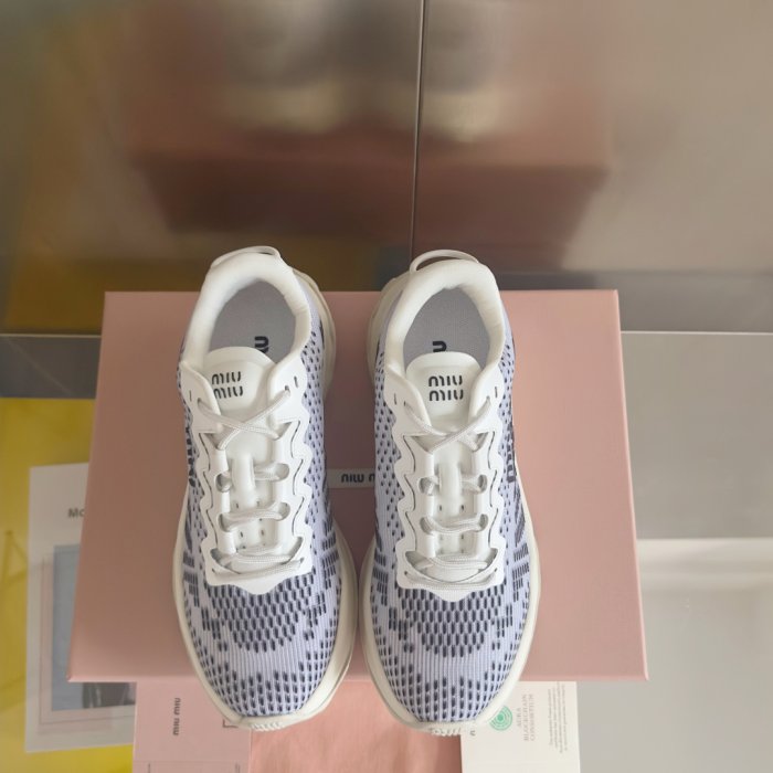 Кроссовки фото 7