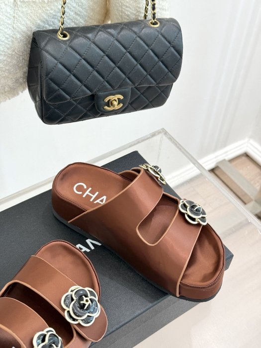 Шлепанцы фото 5