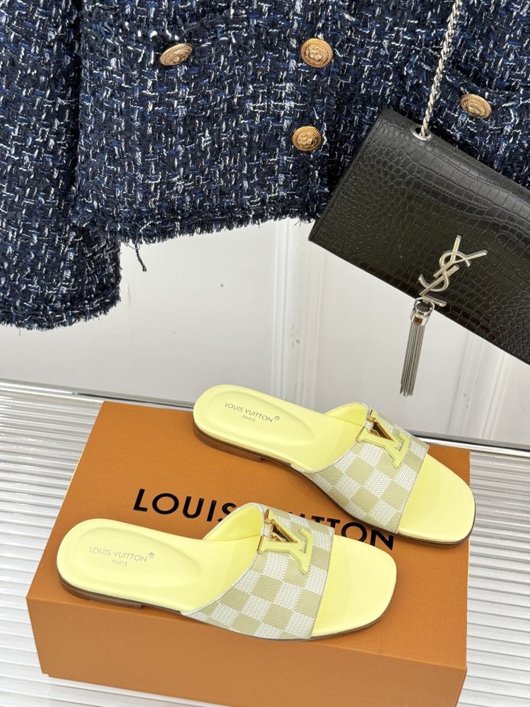 Шлепанцы женские фото 3