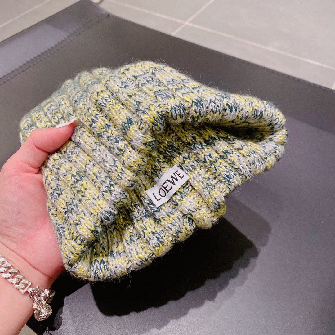 Woolen knitted a cap фото 3