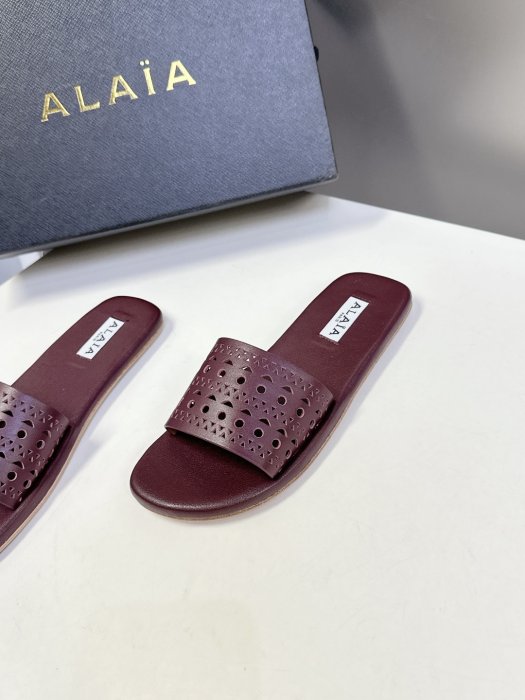 Шлепанцы женские фото 3