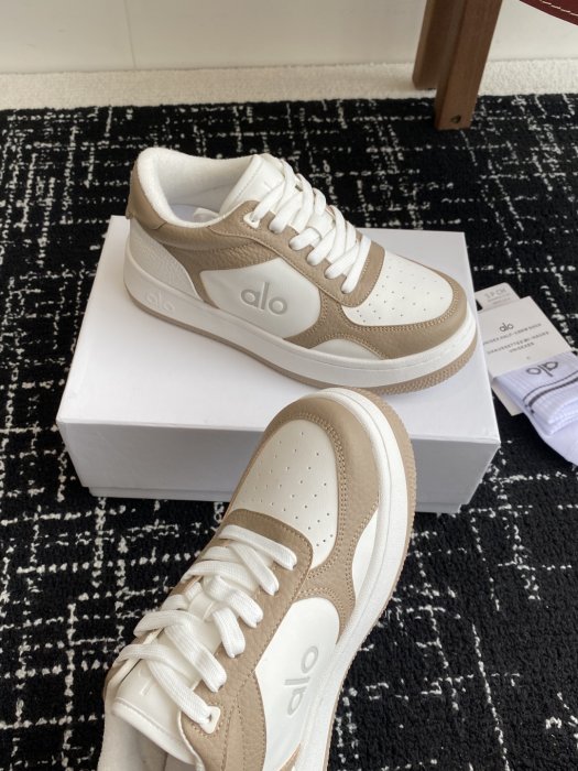 Кроссовки женские фото 6