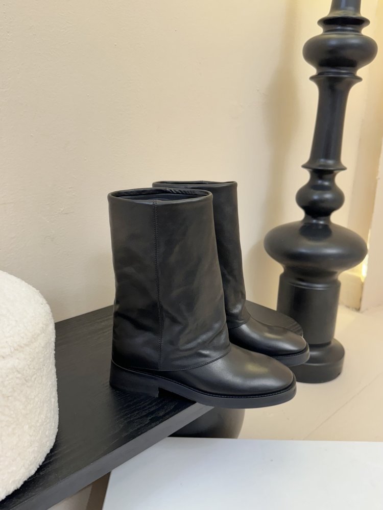 Чоботи жіночі фото 2