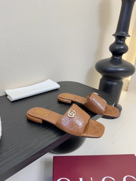 Шльопанці фото 2