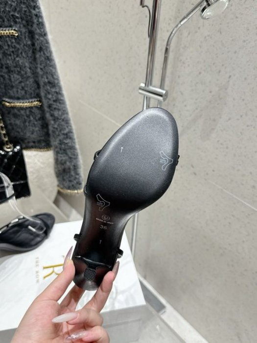 Босоножки фото 5