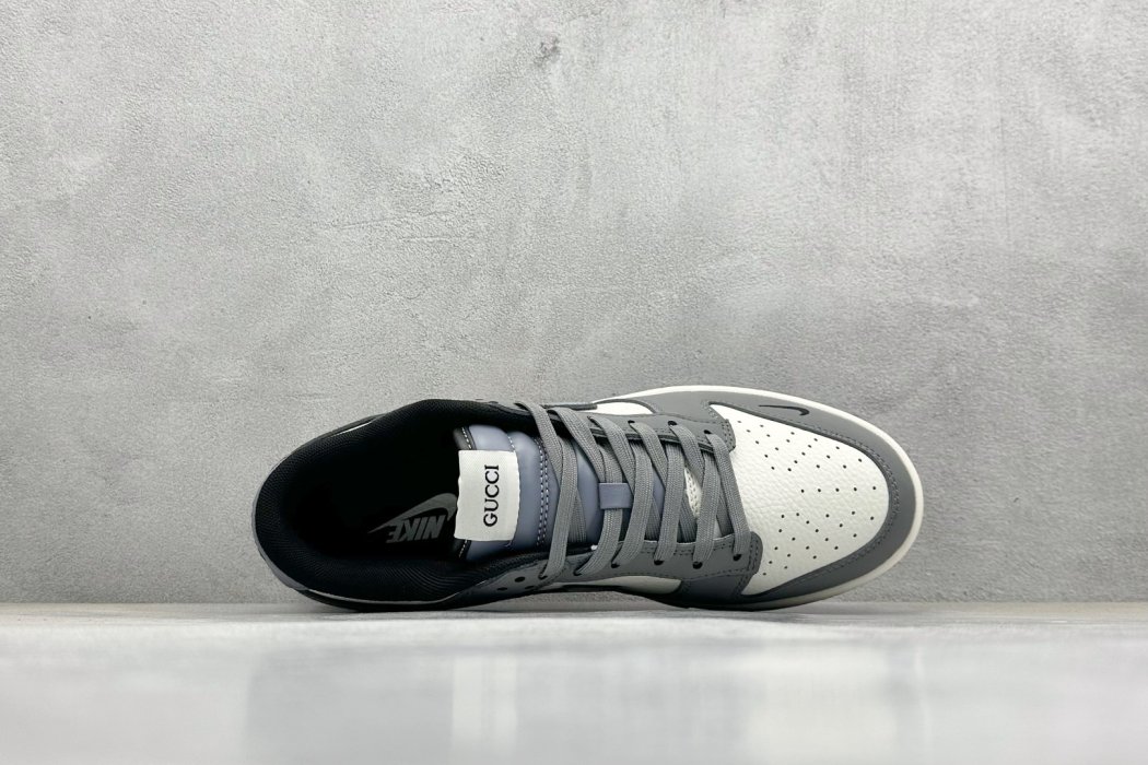 Кроссовки Nike SB Dunk Low x GUCCI фото 3