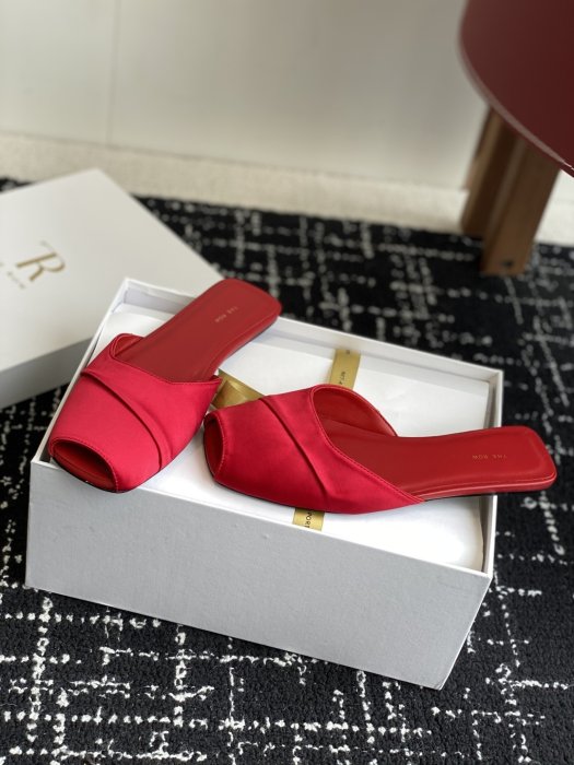 Шлепанцы женские фото 3