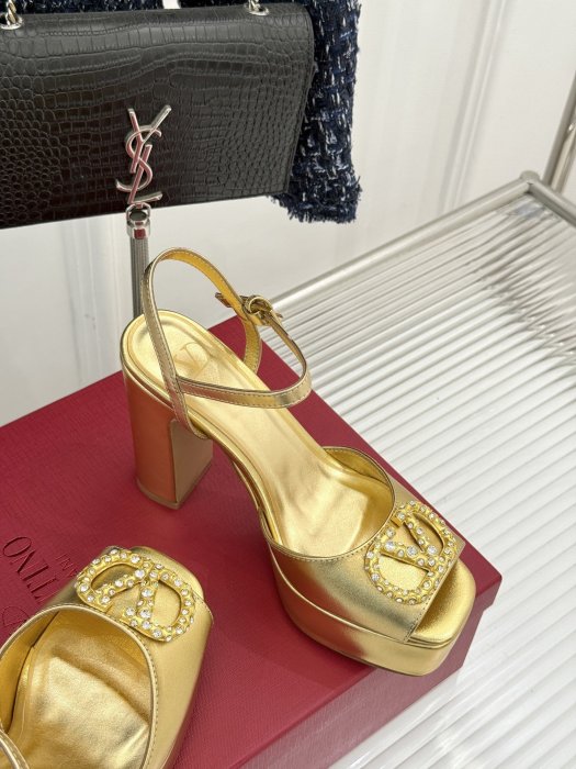 Босоножки фото 5