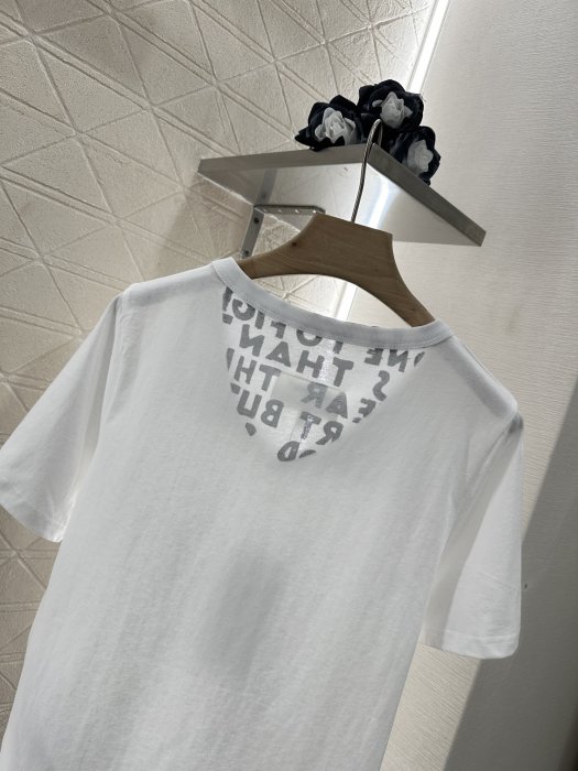 Футболка жіноча фото 4