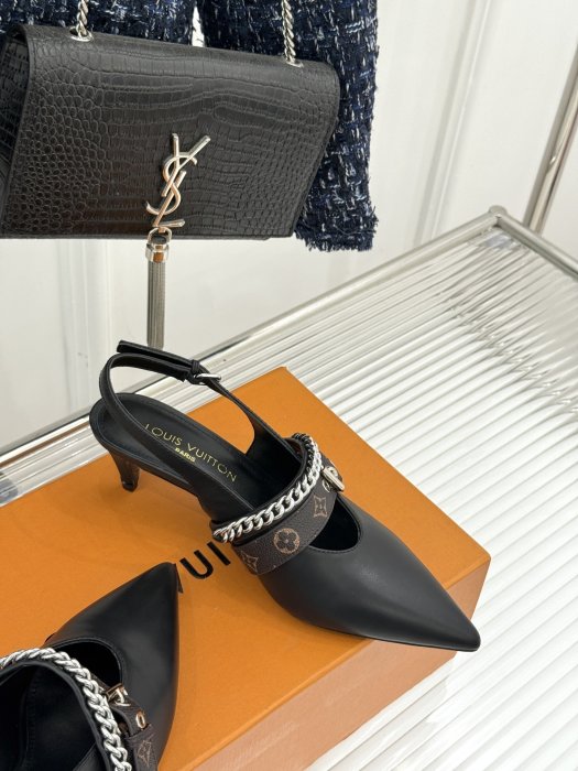 Босоножки фото 5