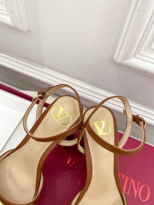 Босоножки фото 7