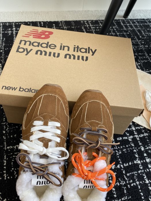 Кроссовки на меху женские Miu Miu x New Balance 530 фото 5