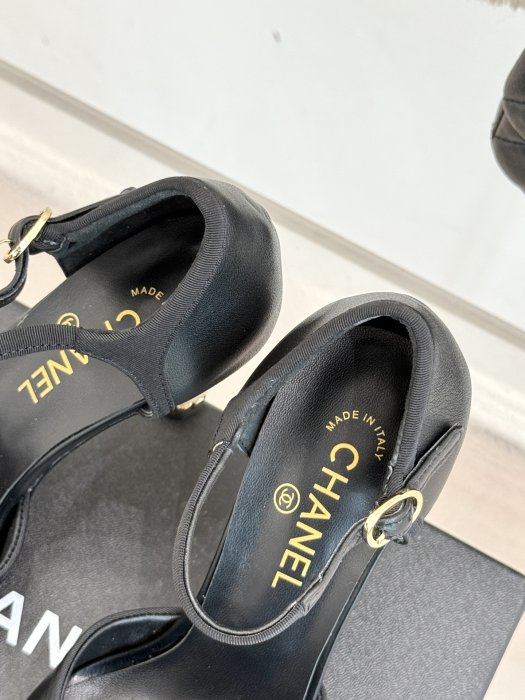 Босоножки фото 8