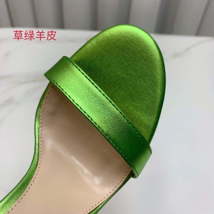 Босоножки фото 4