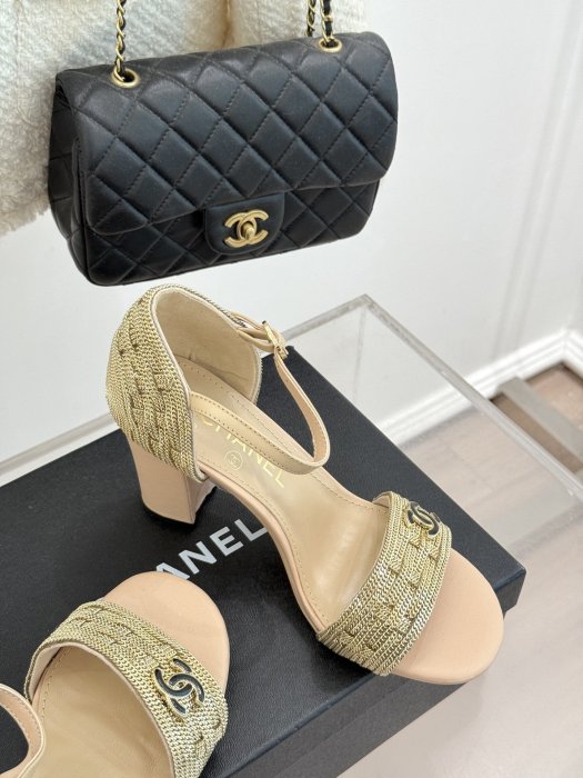 Босоножки фото 5