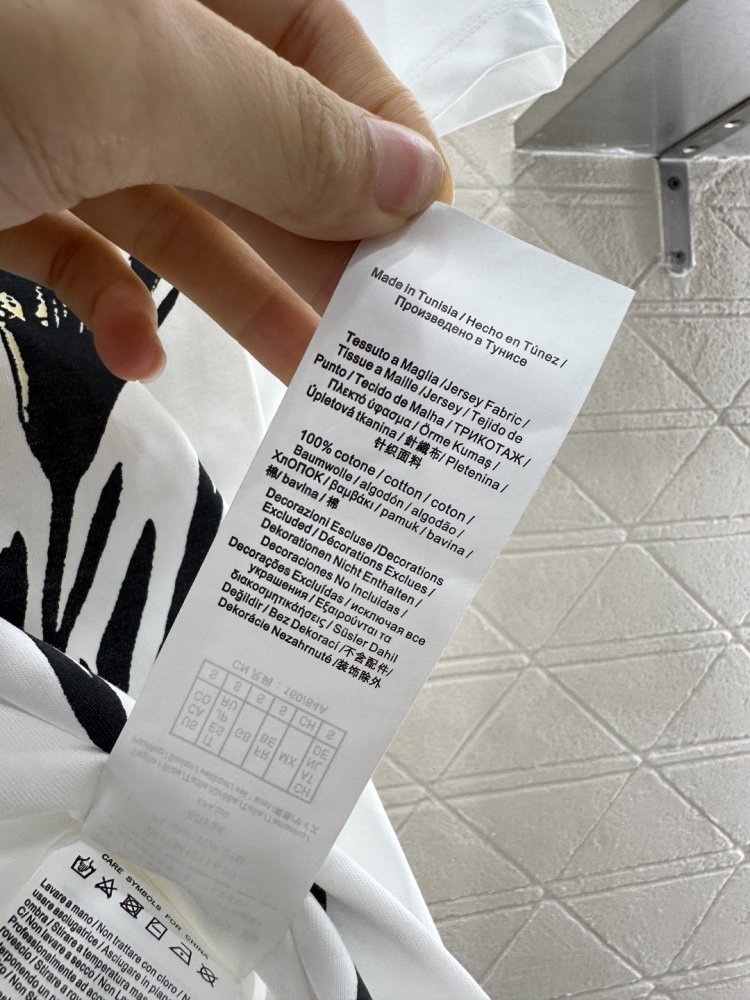 Футболка жіноча фото 9