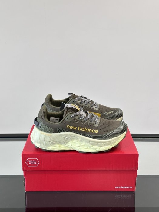 Sneakers New Balance More Trail V3