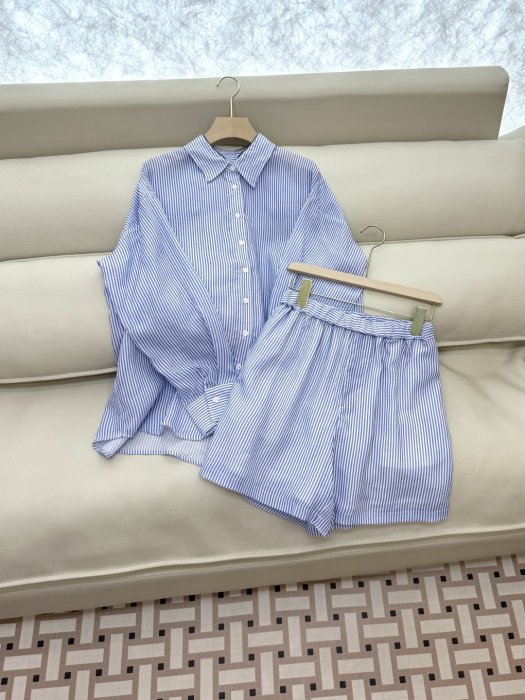 Костюм женский фото 3