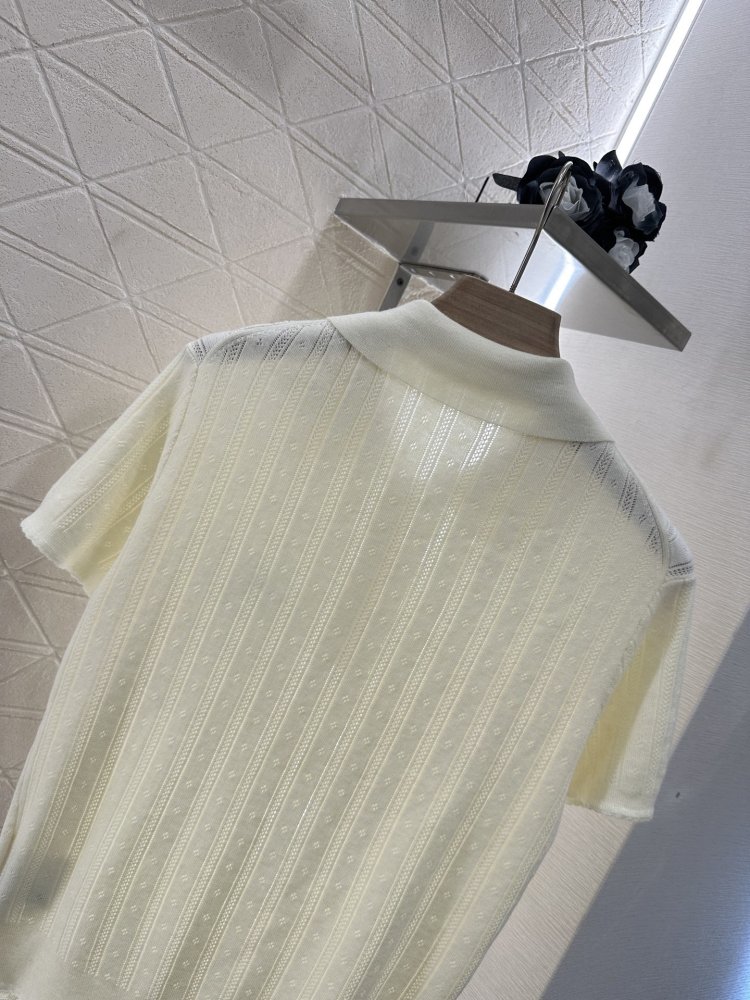 Футболка жіноча фото 4