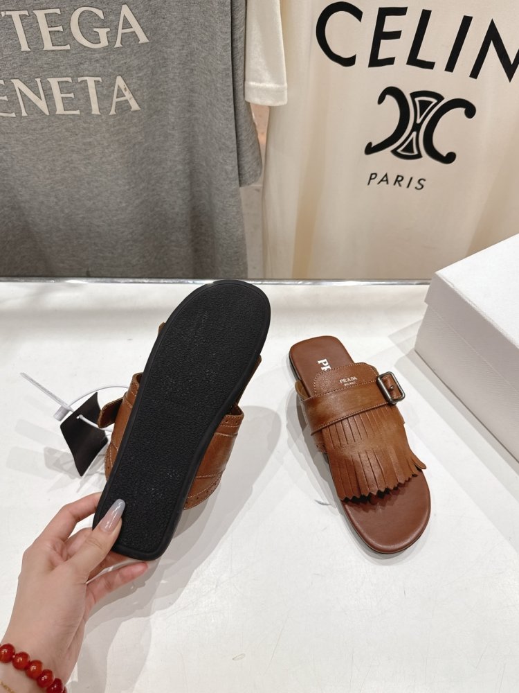 Шлепанцы женские фото 9