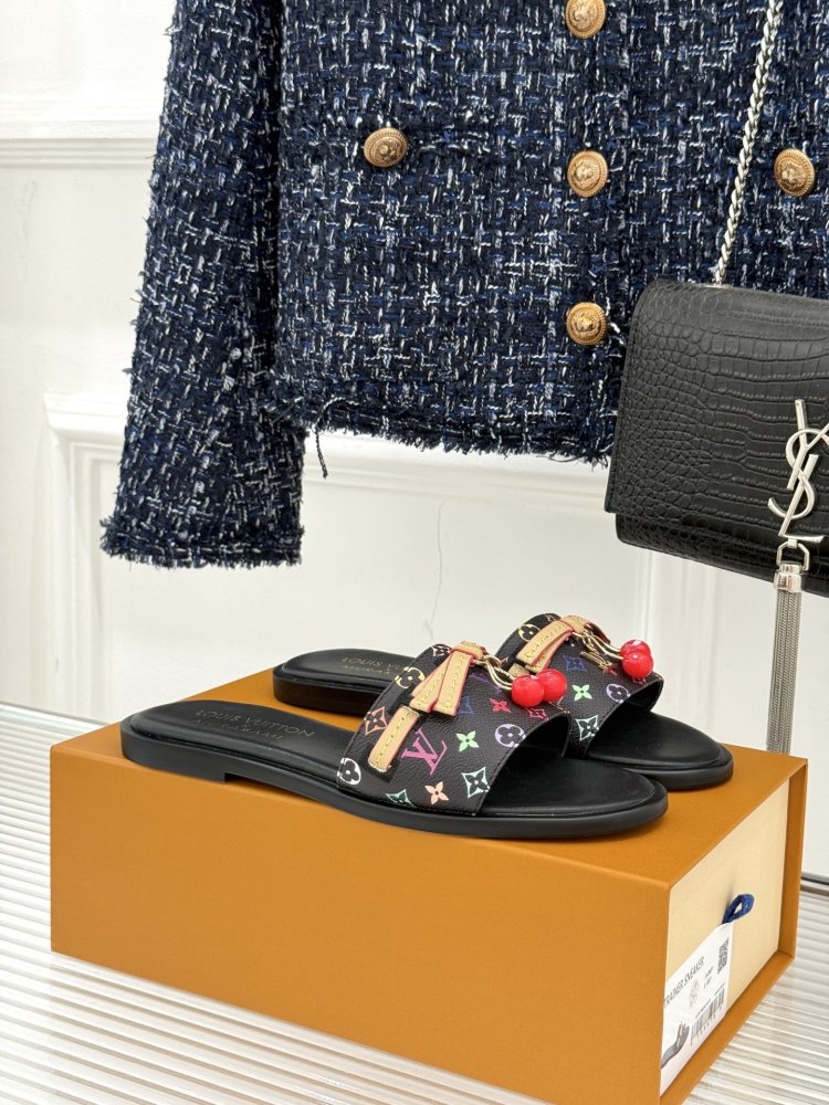 Шльопанці жіночі