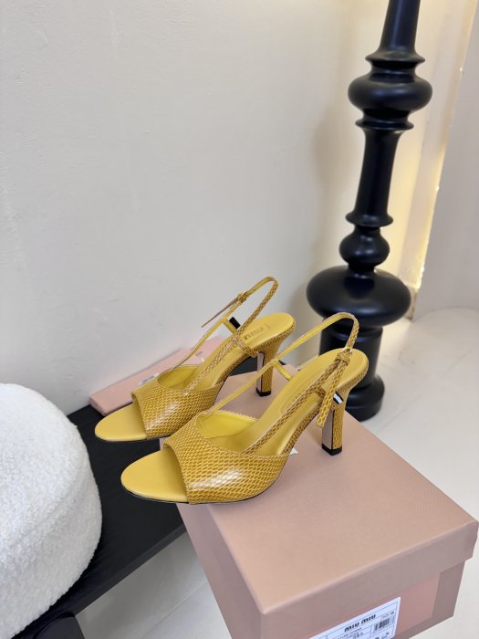 Босоножки фото 5