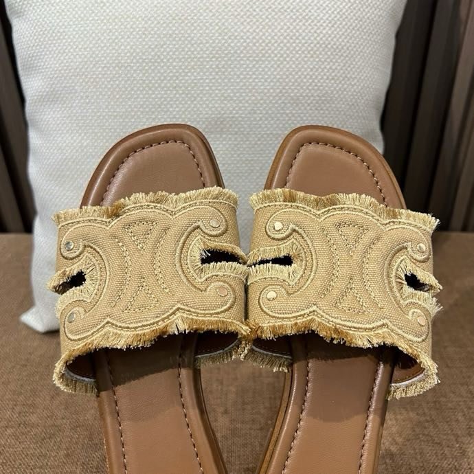 Шлепанцы фото 3