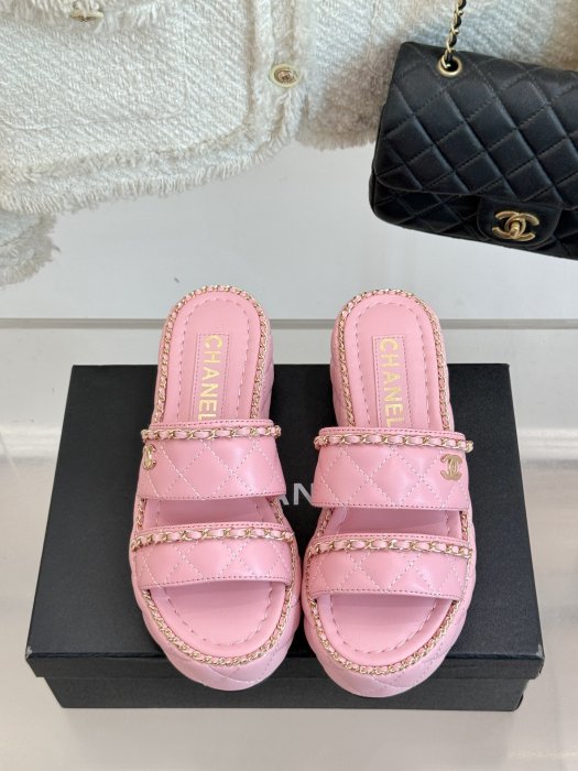 Шльопанці жіночі фото 4