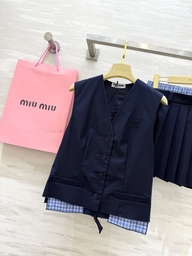 Costume female фото 2