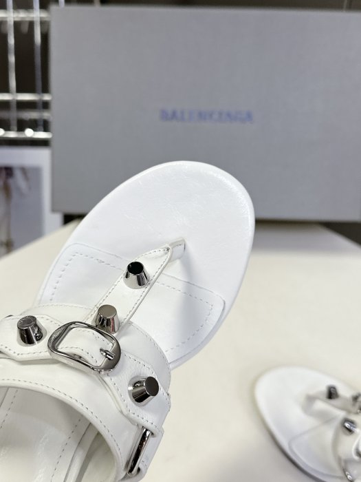 Босоножки фото 7