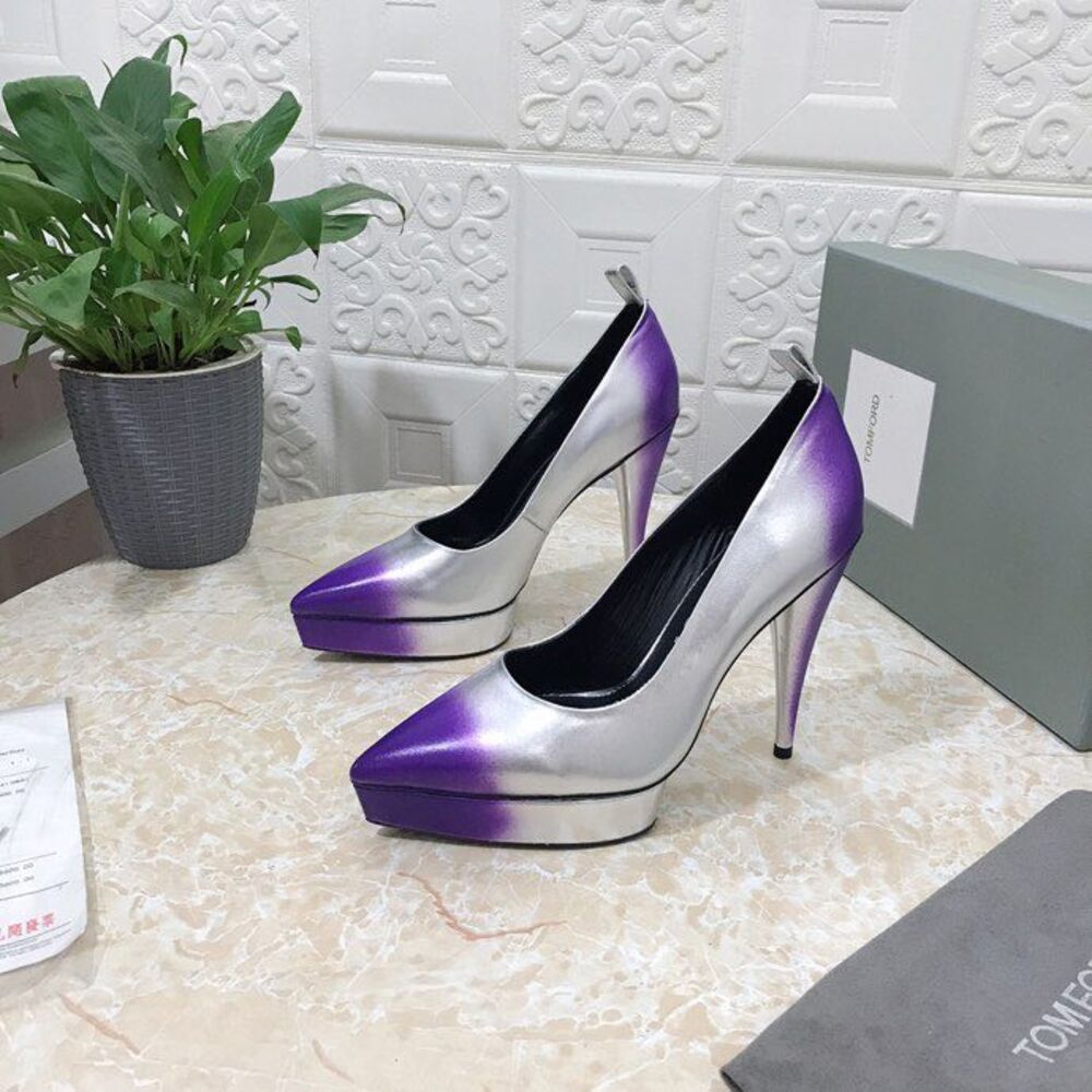 Shoes women's on high heel and platform