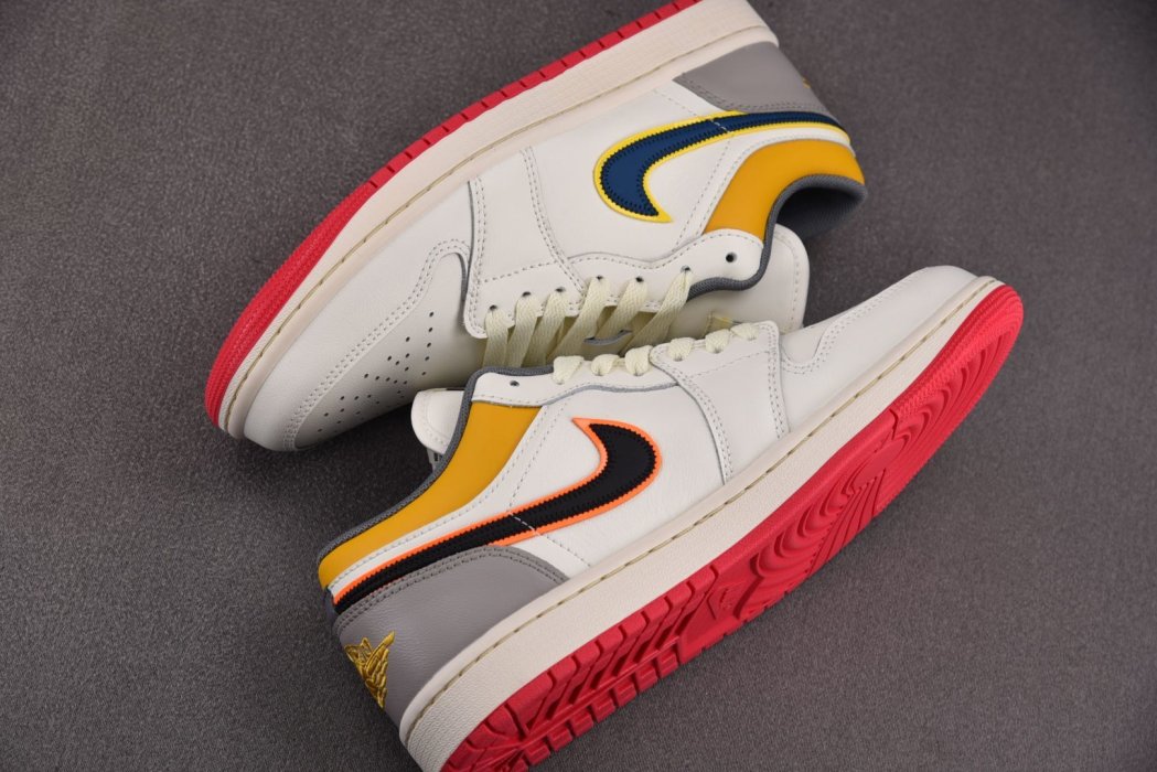 Кроссовки Air Jordan 1 Low Premium фото 15