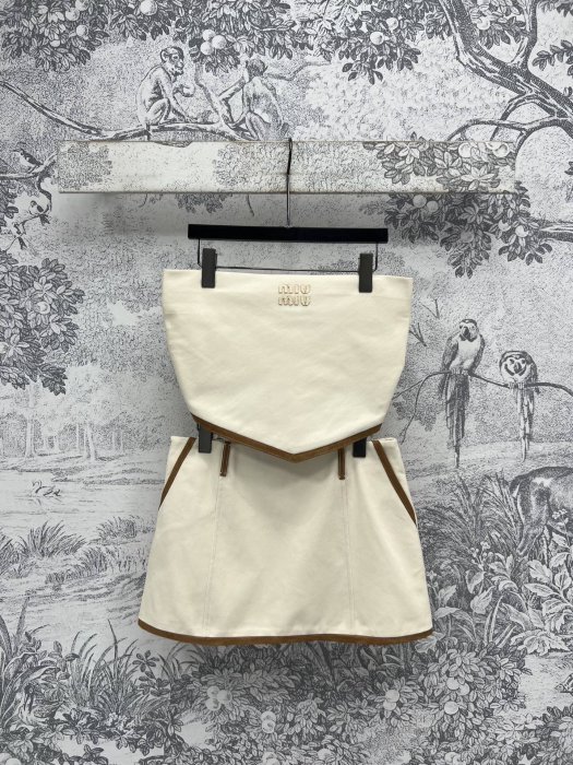 Costume female фото 2