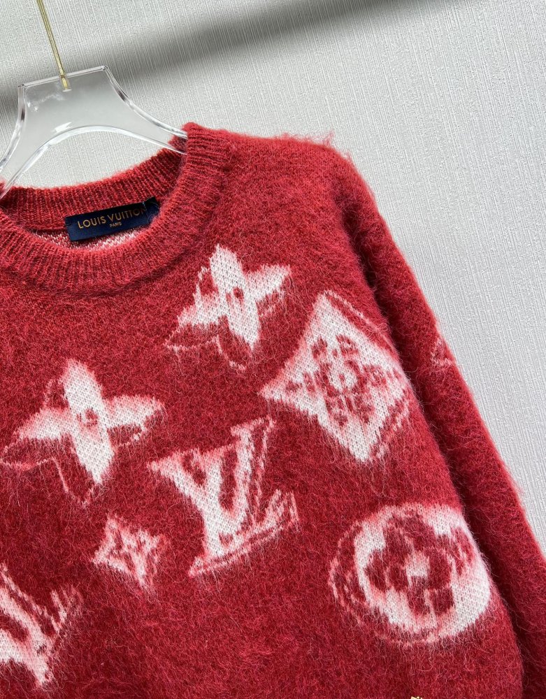 Зимовий светр з круглим вирізом фото 5
