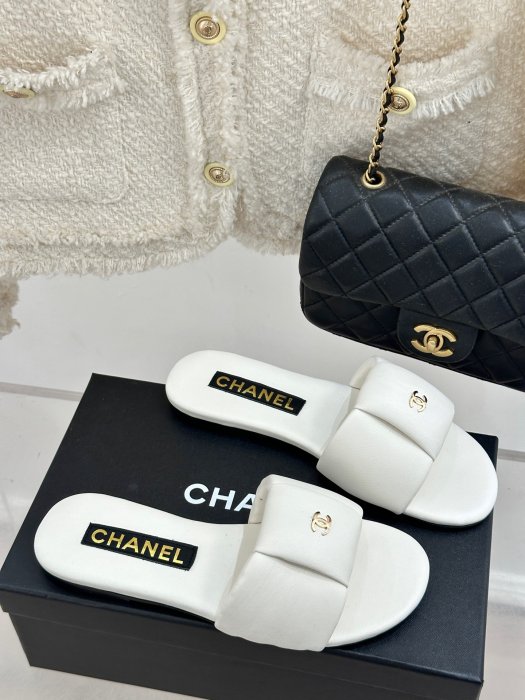 Шлепанцы фото 3