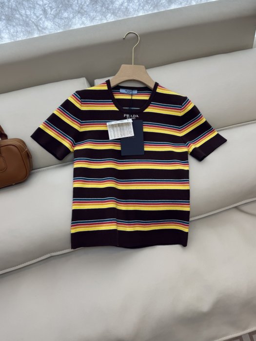 Футболка жіноча фото 3