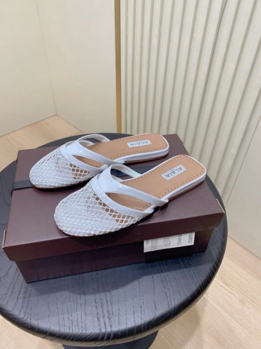 Шлепанцы фото 3