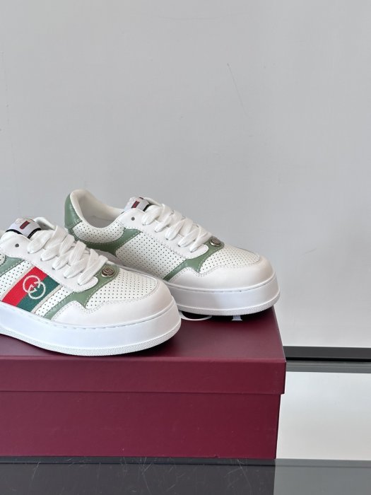 Кросівки чоловічі фото 7