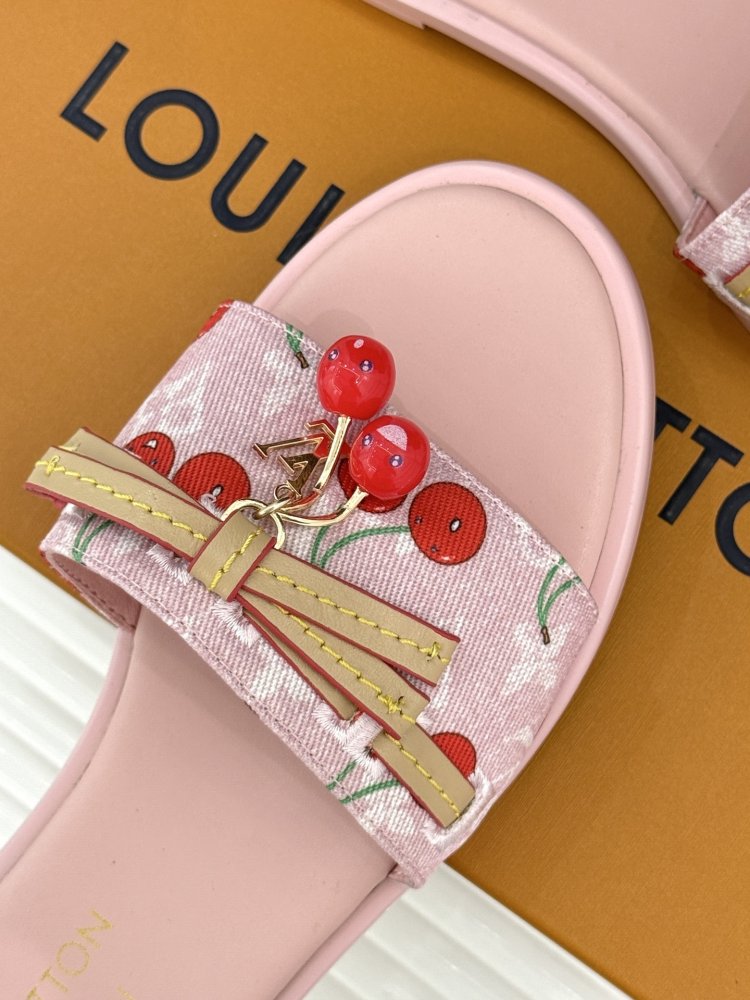 Шлепанцы женские фото 7